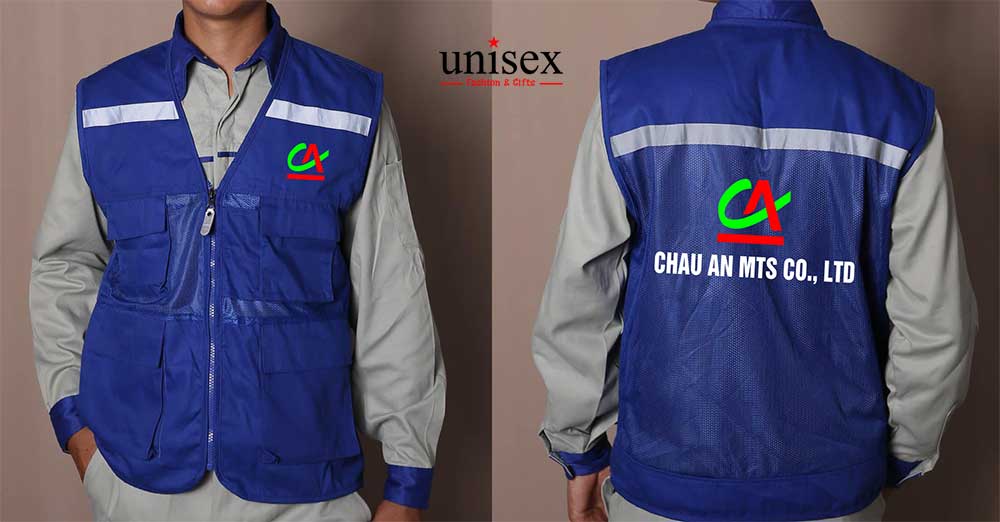 In đồng phục tại Tân Sơn Nhất